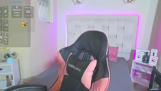 shanakendall online show from 10/21/25, 02:07