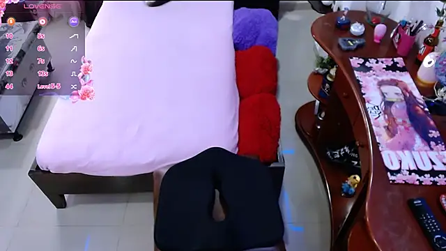 lufek23 online show from 12/28/24, 02:21