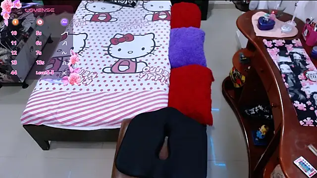 lufek23 online show from 02/19/25, 12:35