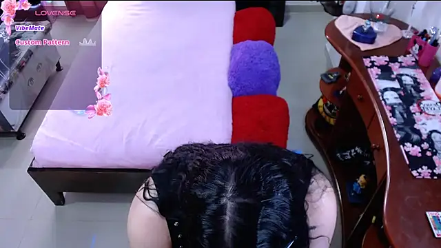 lufek23 online show from 02/27/25, 04:53