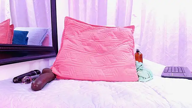 danna berlin  online show from 01/29/25, 10:32