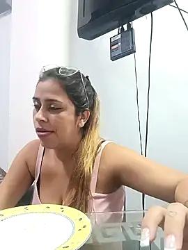 Latina sexy1 online show from 02/23/25, 03:40