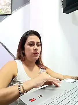 Latina sexy1 online show from 03/21/25, 01:45