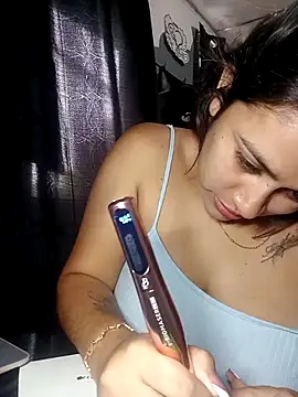 Latina sexy1 online show from 02/24/26, 12:25