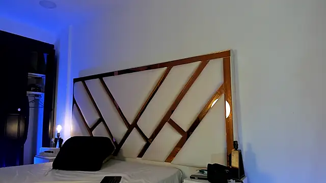 Aron cruz online show from 06/11/26, 01:20