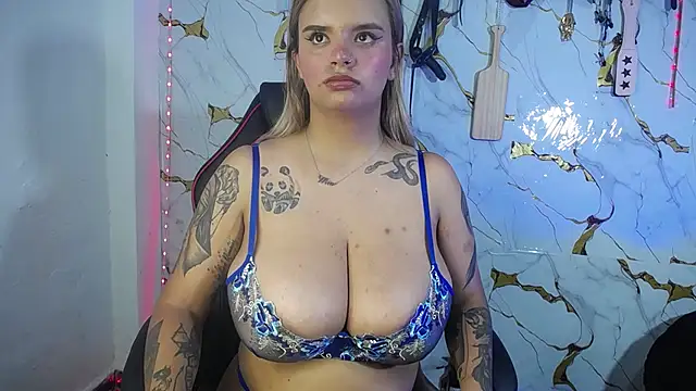 mia boobs hot online show from 12/18/25, 10:38