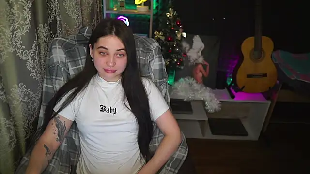 delicatedBailey online show from 02/13/25, 05:37