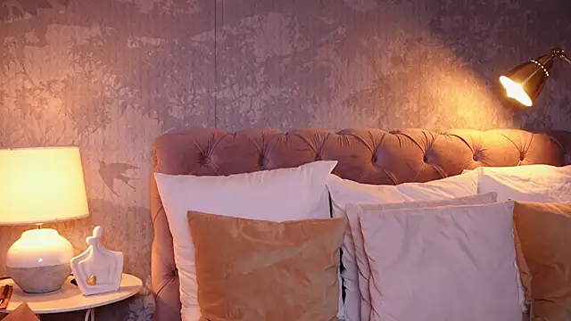 AngelaFay online show from 03/11/25, 11:12