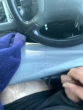 Snapshot of hairysmallcockguy chatting on 02/18/25, 04:04 hairysmallcockguy online show from 02/18/25, 04:04