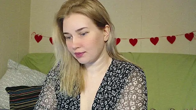 mmmPinUpGirl online show from 04/30/26, 08:48
