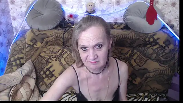 MissBekker online show from 12/10/24, 01:22