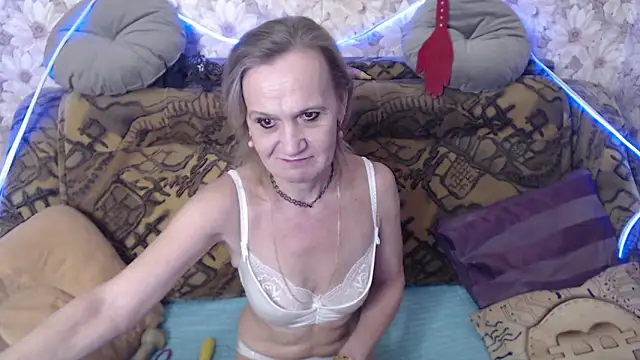 MissBekker online show from 12/17/25, 07:31