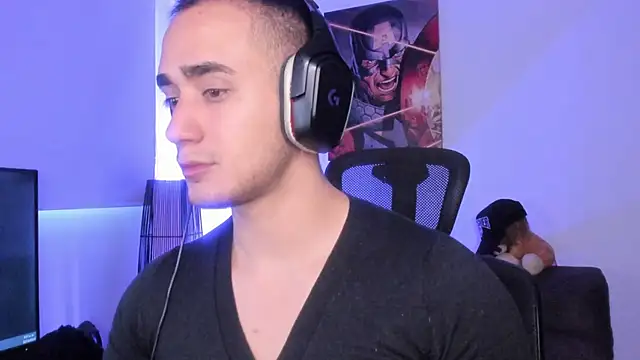 Snapshot of AlexRivera6 chatting on 12/22/24, 11:22 AlexRivera6 online show from 12/22/24, 11:22