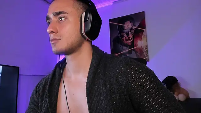 Snapshot of AlexRivera6 chatting on 12/25/24, 12:37 AlexRivera6 online show from 12/25/24, 12:37