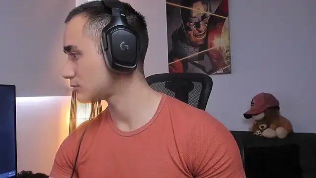 Snapshot of AlexRivera6 chatting on 12/30/24, 01:47 AlexRivera6 online show from 12/30/24, 01:47