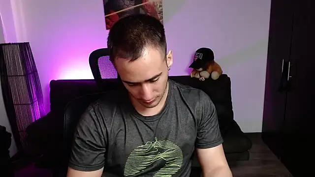 Snapshot of AlexRivera6 chatting on 01/20/25, 10:48 AlexRivera6 online show from 01/20/25, 10:48