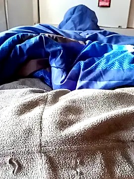 Snapshot of rodovlaz chatting on 12/19/25, 11:06 rodovlaz online show from 12/19/25, 11:06