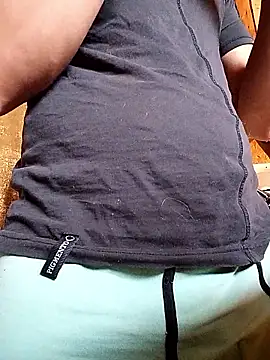 Snapshot of rodovlaz chatting on 01/16/26, 03:05 rodovlaz online show from 01/16/26, 03:05