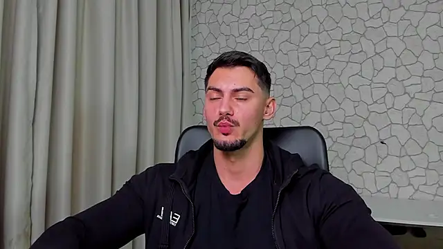 Snapshot of ClintMasters chatting on 01/10/26, 06:37 ClintMasters online show from 01/10/26, 06:37