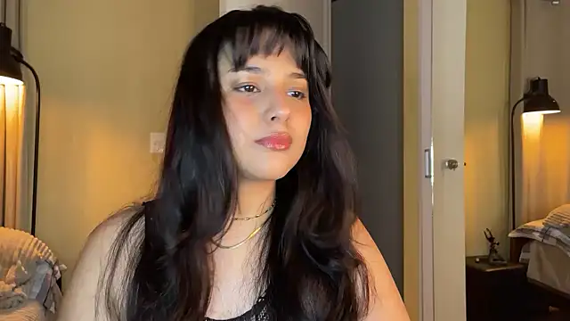 Snapshot of xSelena chatting on 07/19/26, 10:02 xSelena online show from 07/19/26, 10:02