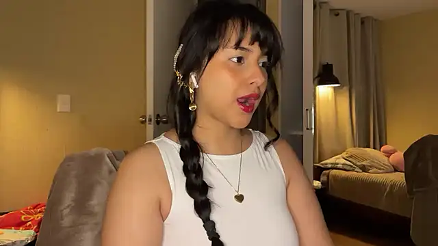 Snapshot of xSelena chatting on 08/10/26, 01:31 xSelena online show from 08/10/26, 01:31
