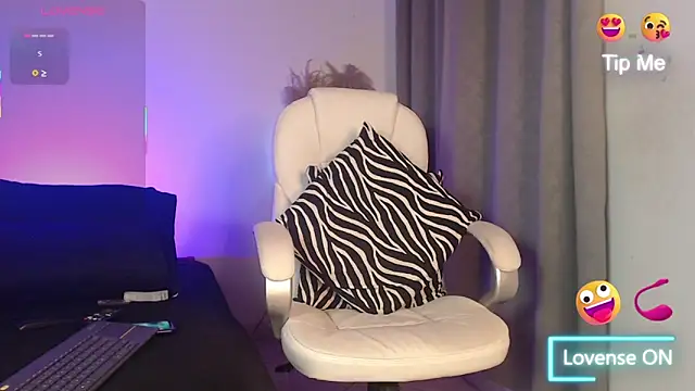 Snapshot of Naia_Ross_1 chatting on 03/13/26, 10:49 Naia Ross 1 online show from 03/13/26, 10:49