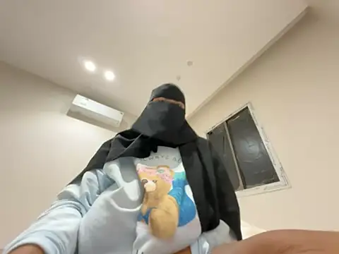 Submissive Arab online show from 12/02/25, 02:06