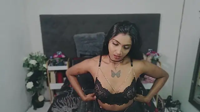 Delilah Blazee online show from 06/18/26, 07:40