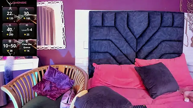 Mia-Bloom online show from 02/11/25, 06:19