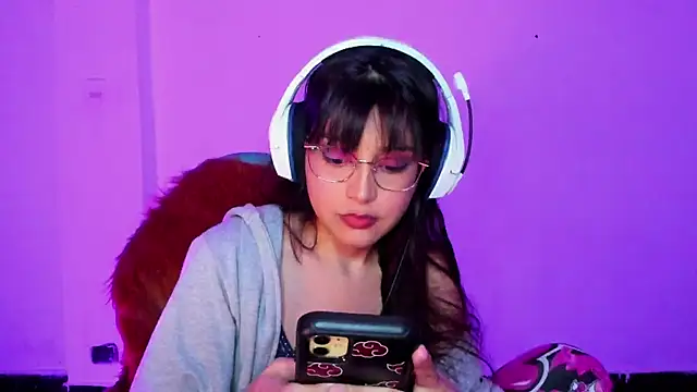 Snapshot of Little_Lisy chatting on 12/03/25, 04:09 Little Lisy online show from 12/03/25, 04:09