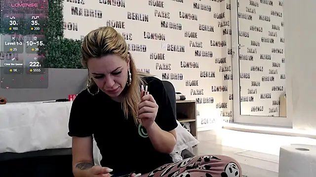 sweetdaiana23 online show from 02/02/25, 01:45