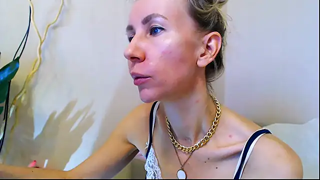 OLIVIA CANDY online show from 02/21/25, 12:06