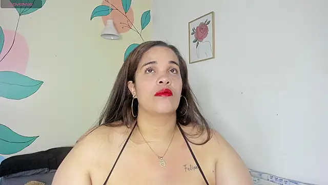 Snapshot of Alondra_zaaens chatting on 10/16/25, 01:01 Alondra zaaens online show from 10/16/25, 01:01