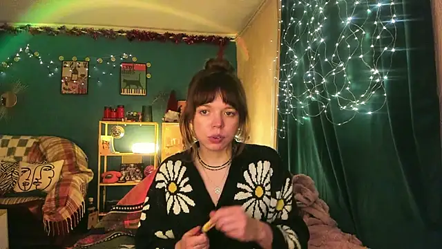 Snapshot of ClancyMorissey chatting on 12/16/25, 06:57 ClancyMorissey online show from 12/16/25, 06:57