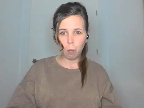 Snapshot of loveis007 chatting on 03/20/25, 08:40 loveis007 online show from 03/20/25, 08:40