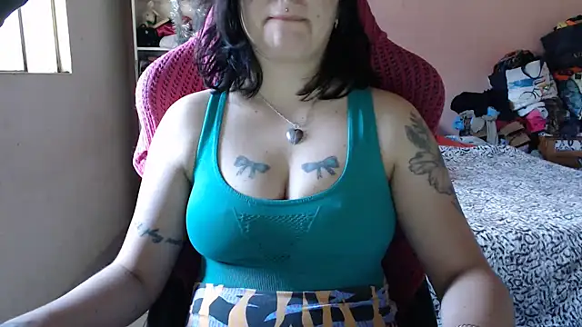 Snapshot of Ta_maravilhosaaa chatting on 12/23/24, 05:00 Ta maravilhosaaa online show from 12/23/24, 05:00