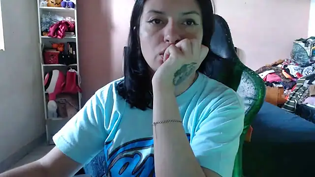 Snapshot of Ta_maravilhosaaa chatting on 02/18/25, 04:48 Ta maravilhosaaa online show from 02/18/25, 04:48