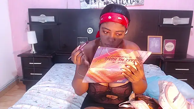 Snapshot of malorybrown chatting on 04/17/26, 01:03 malorybrown online show from 04/17/26, 01:03