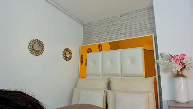 ShaniaBrownn online show from 01/30/25, 07:48