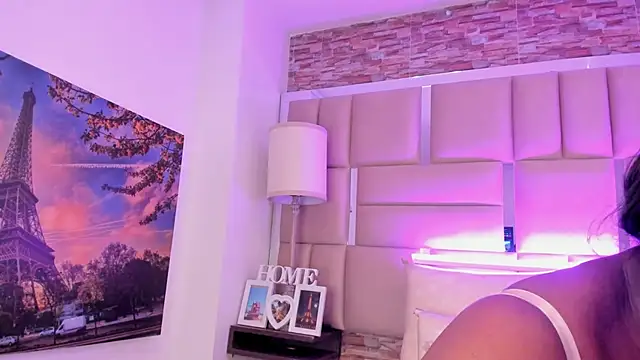 ShaniaBrownn online show from 01/10/26, 08:10