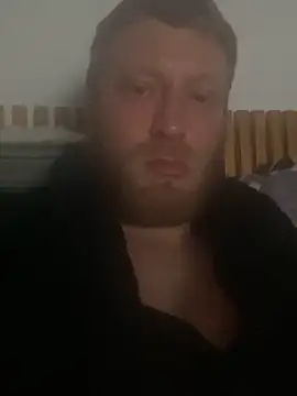 Snapshot of rippedbritish chatting on 03/12/25, 12:42 rippedbritish online show from 03/12/25, 12:42