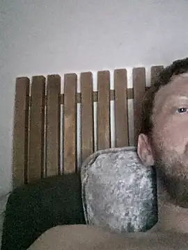 Snapshot of rippedbritish chatting on 11/08/25, 10:48 rippedbritish online show from 11/08/25, 10:48