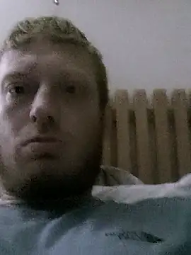 Snapshot of rippedbritish chatting on 11/12/25, 12:44 rippedbritish online show from 11/12/25, 12:44