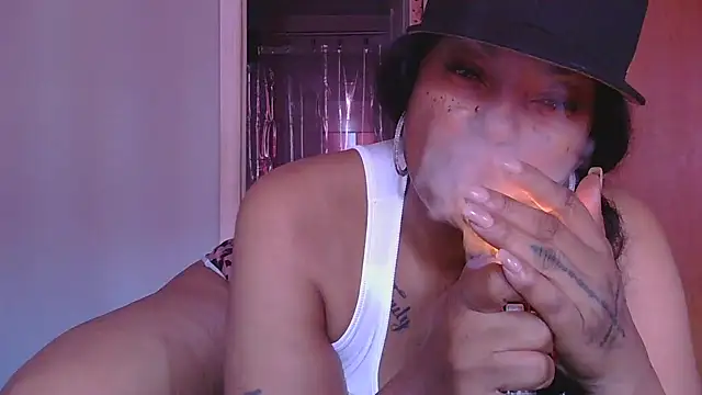 MSweetLindaParks online show from 10/19/25, 03:34