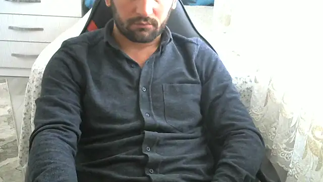 Snapshot of crazybaby5461 chatting on 11/14/25, 12:15 crazybaby5461 online show from 11/14/25, 12:15