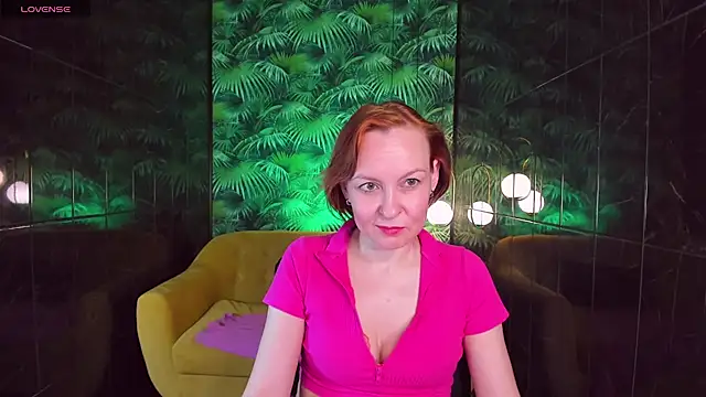 Snapshot of NikaGentle chatting on 01/10/25, 09:02 NikaGentle online show from 01/10/25, 09:02