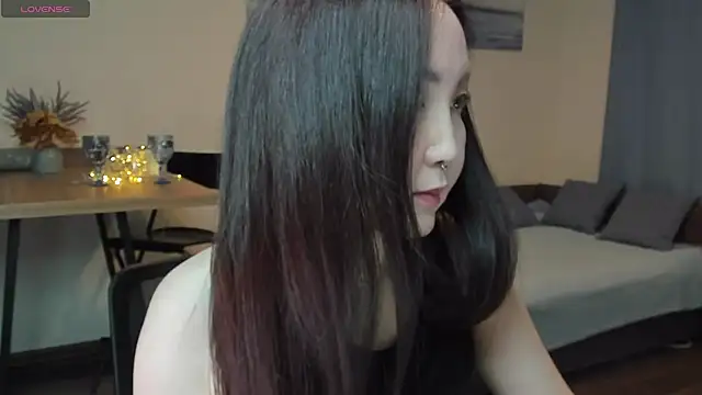 Snapshot of AvroraSakura chatting on 02/02/25, 12:57 AvroraSakura online show from 02/02/25, 12:57