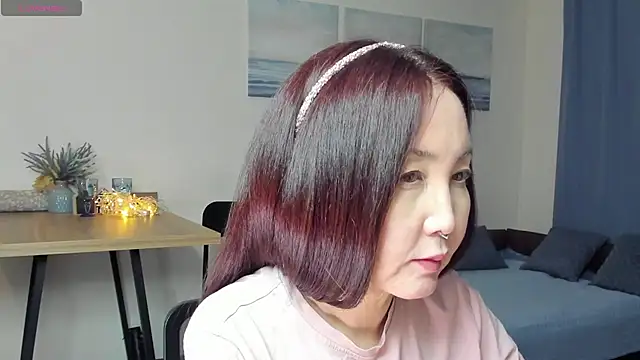 Snapshot of AvroraSakura chatting on 02/07/25, 04:24 AvroraSakura online show from 02/07/25, 04:24