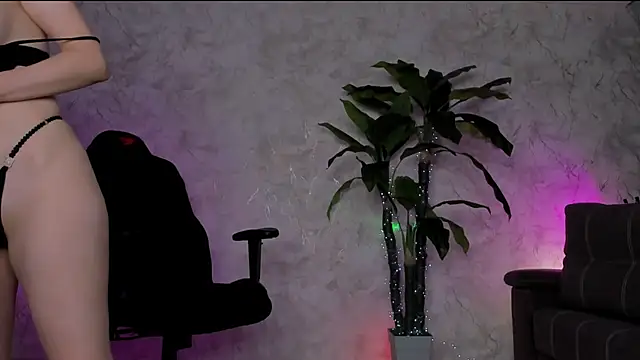 Emma7 online show from 06/21/26, 02:14