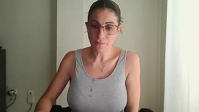 Sanada hot online show from 11/03/25, 10:16